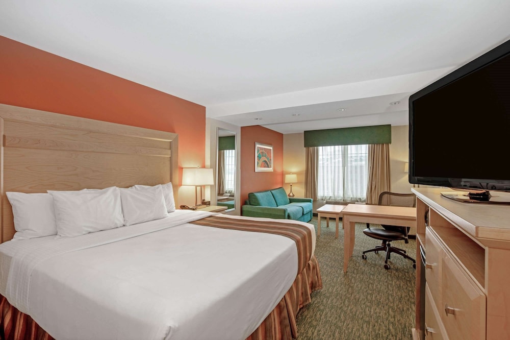 Deluxe Room, 1 Queen Bed, Non Smoking