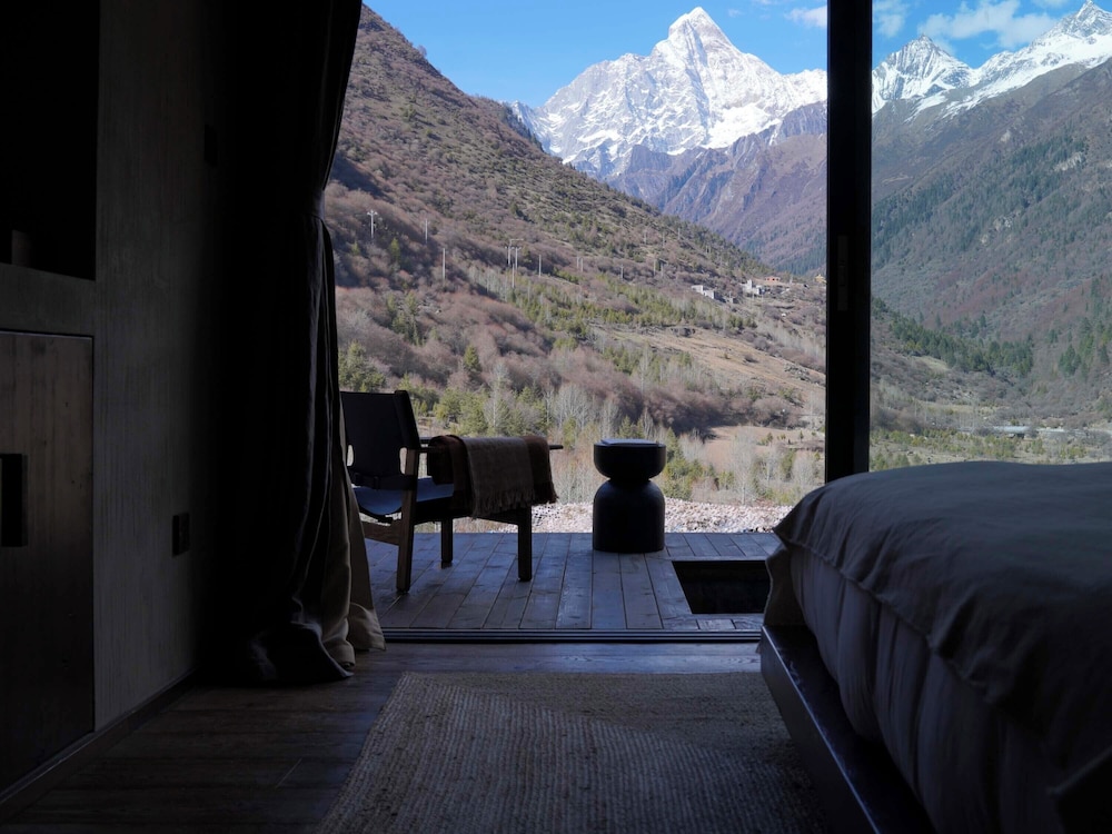 Deluxe Double Room, Mountain View photo 3