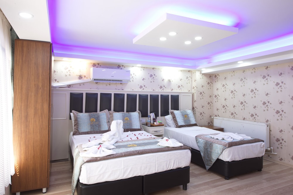 Standard Quadruple Room, Multiple Beds, City View photo 3