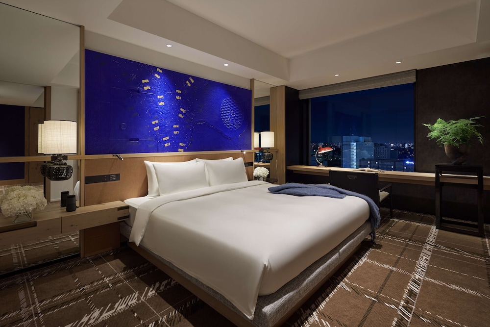 Suite, 1 King Bed