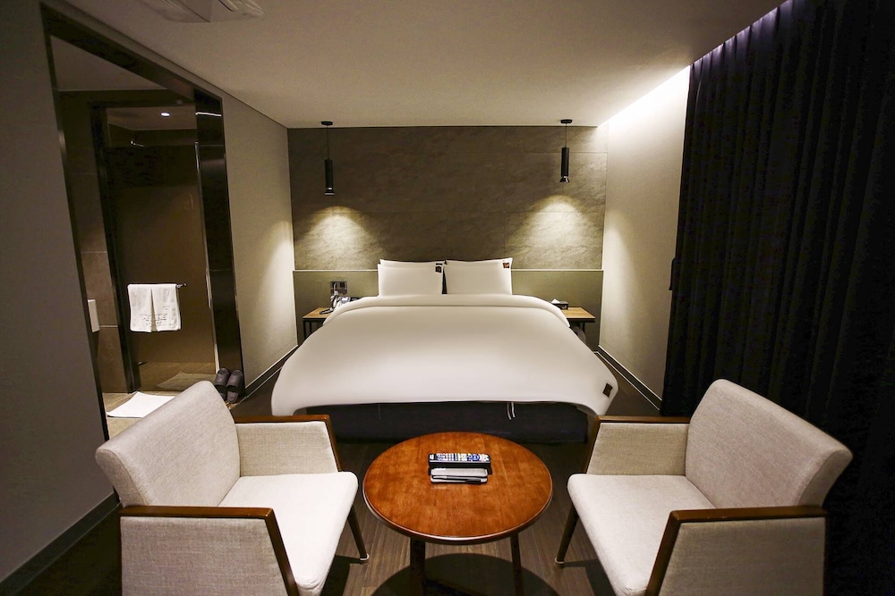Standard Room - Photo 1