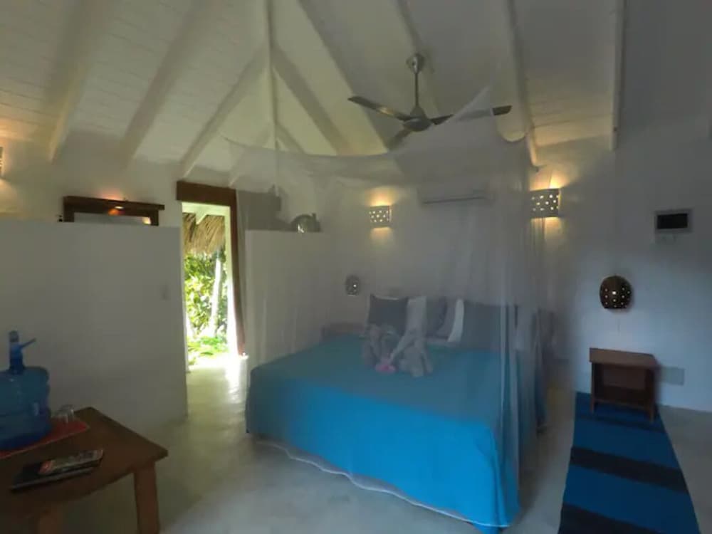 Luxury Tent, 1 King Bed, Non Smoking, Garden View photo 2