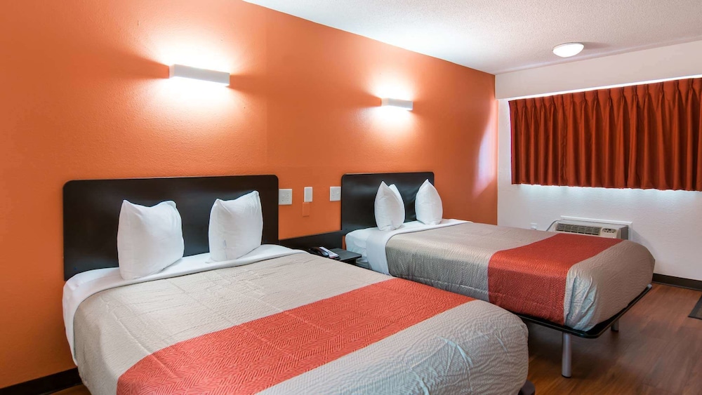 Deluxe Room, 2 Double Beds, Smoking, Refrigerator & Microwave - Photo 9