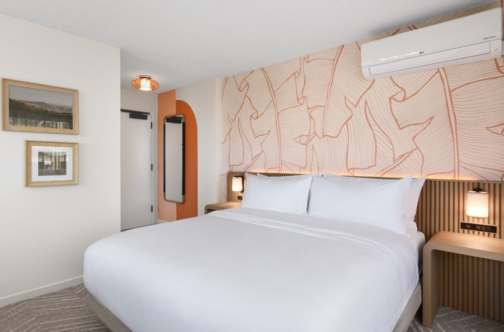 Suite, 1 Bedroom, View thumbnail 6