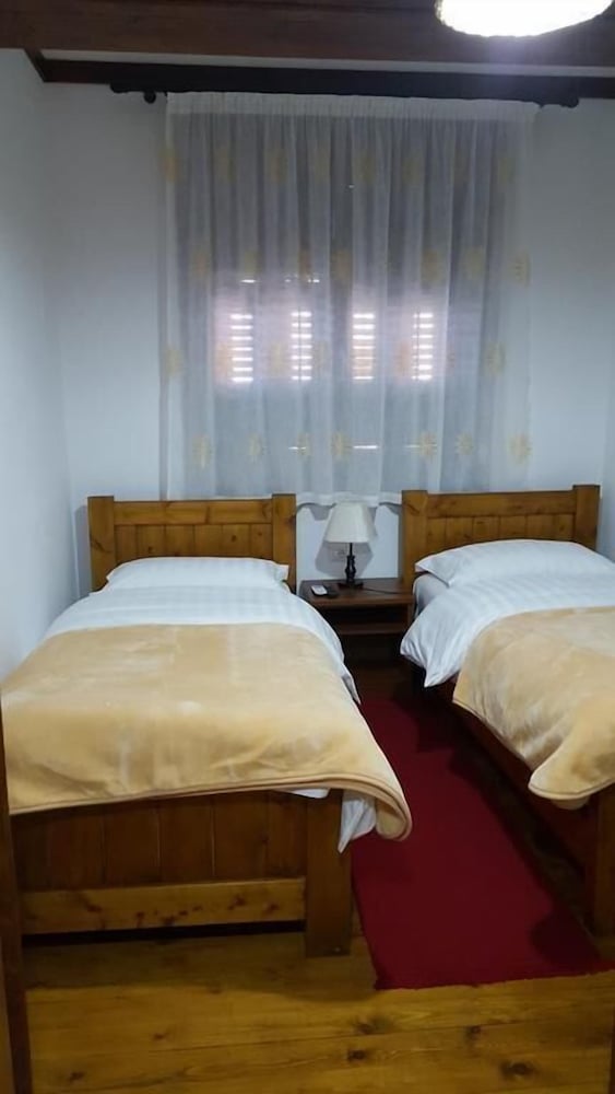 Basic Twin Room photo 1