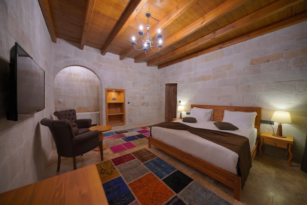 Superior Suite With Spa Bath And Terrace photo 3