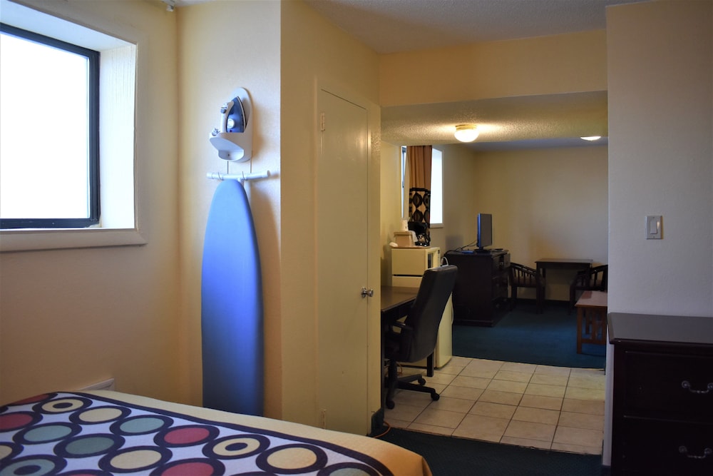 Suite, 2 Double Beds - Photo 5