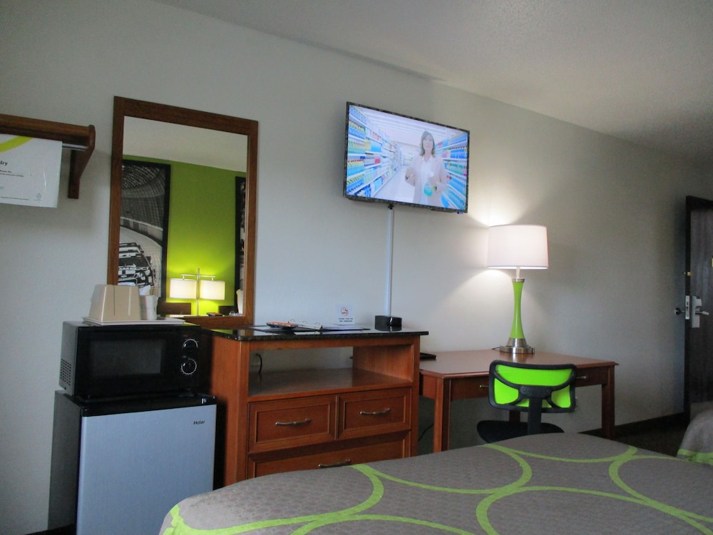 Standard Room, 1 Queen Bed - Photo 5