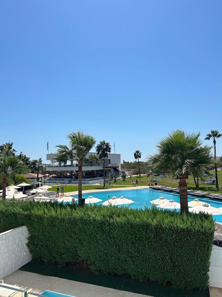 Beach Standard Pool View - Photo 6