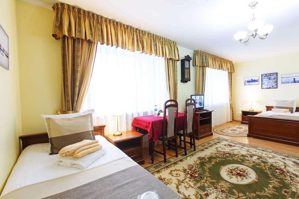 Standard Double or Twin Room, Courtyard View photo 2