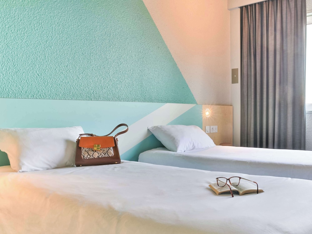 Standard Room, 2 Twin Beds - Photo 6