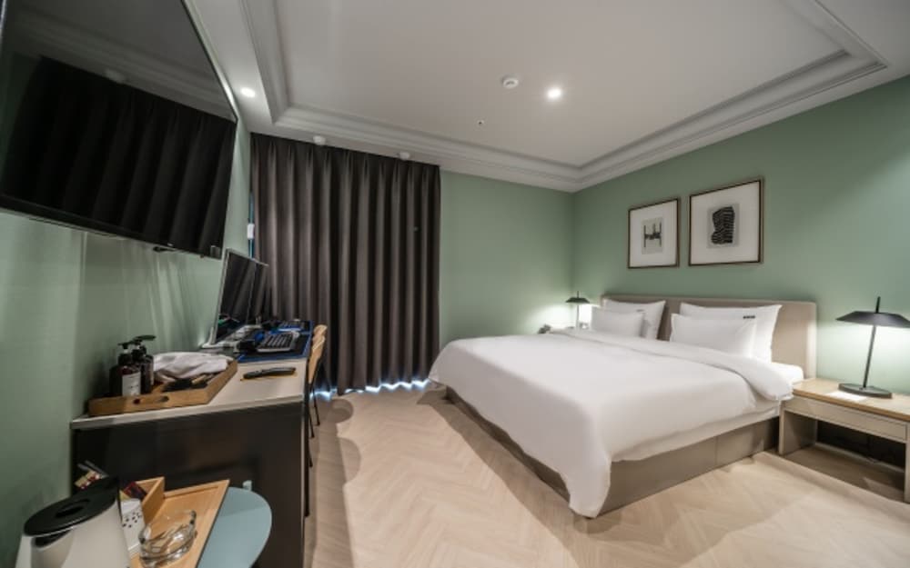 Deluxe Double Room - Photo 1