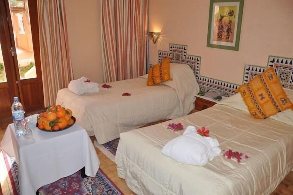 Standard Double or Twin Room, Pool View photo 3
