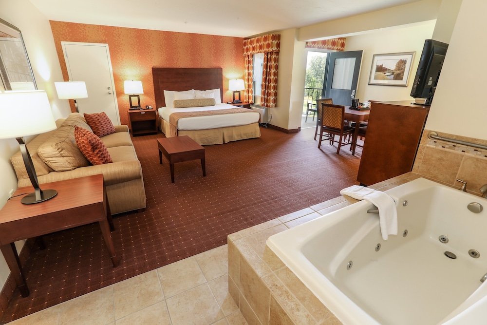 Deluxe Room, 1 King Bed (Fairway) - Photo 2