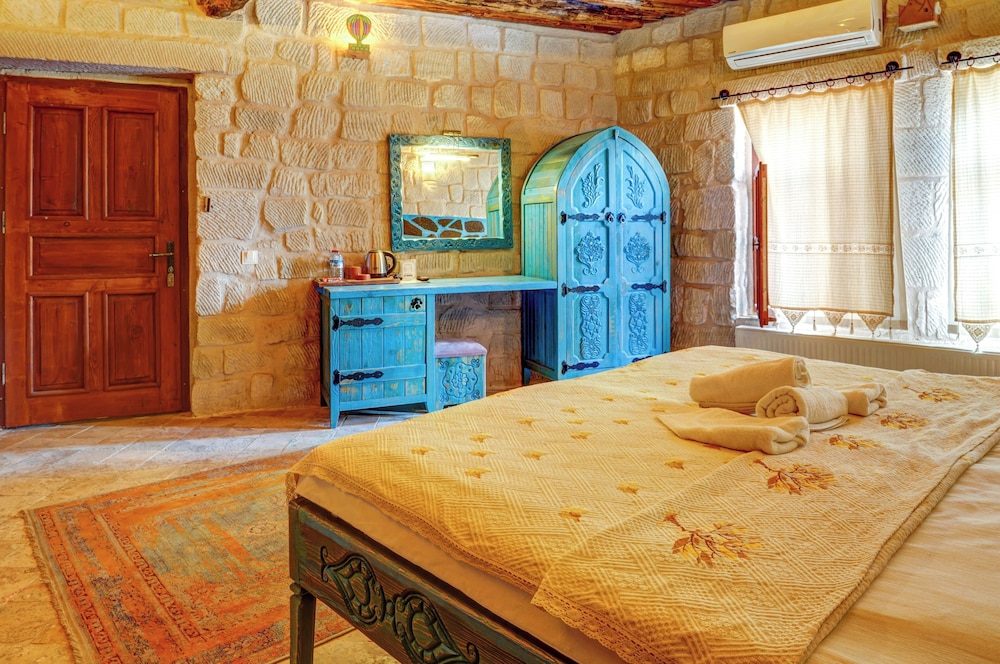 Deluxe Room - Photo 3