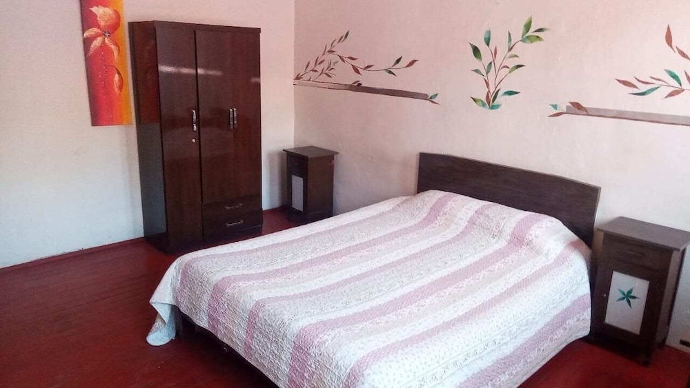 Basic Double Room, 1 Queen Bed