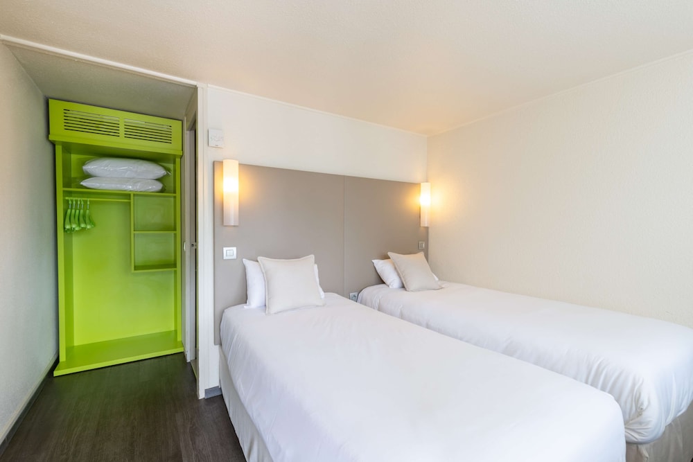 Standard Room, 2 Twin Beds (Junior Bed up to 10 years) photo 1