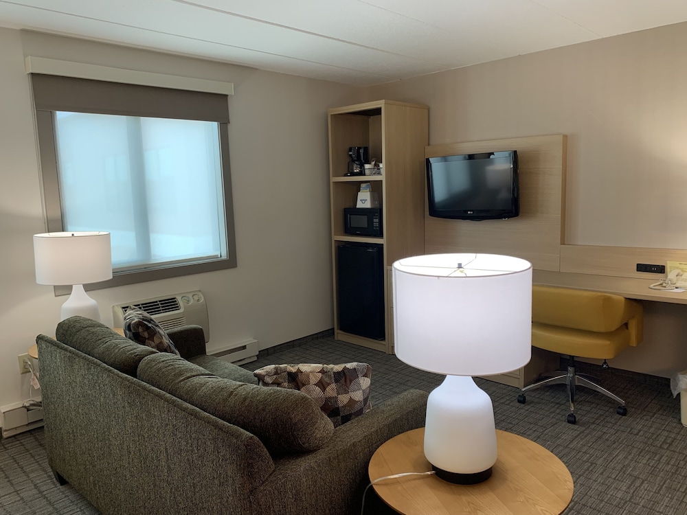 Studio Suite, 1 King Bed, Non Smoking - Photo 4