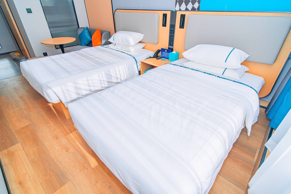 Standard Double or Twin Room, City View photo 2