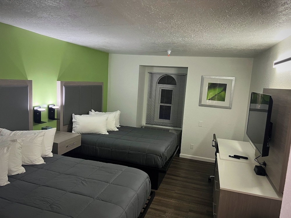 Standard Double Room, 2 Double Beds, Non Smoking - Photo 2