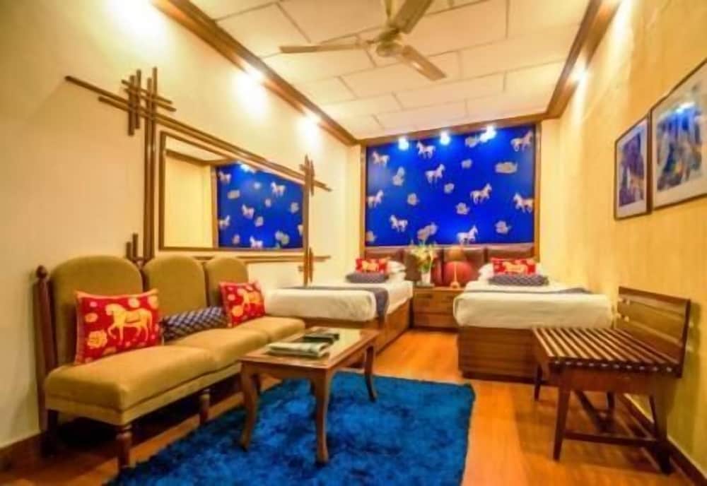 Executive Room - Photo 3