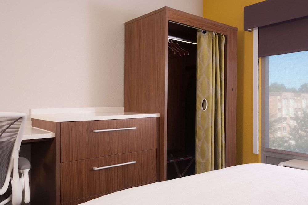 Studio, 2 Queen Beds, Accessible - Photo 4