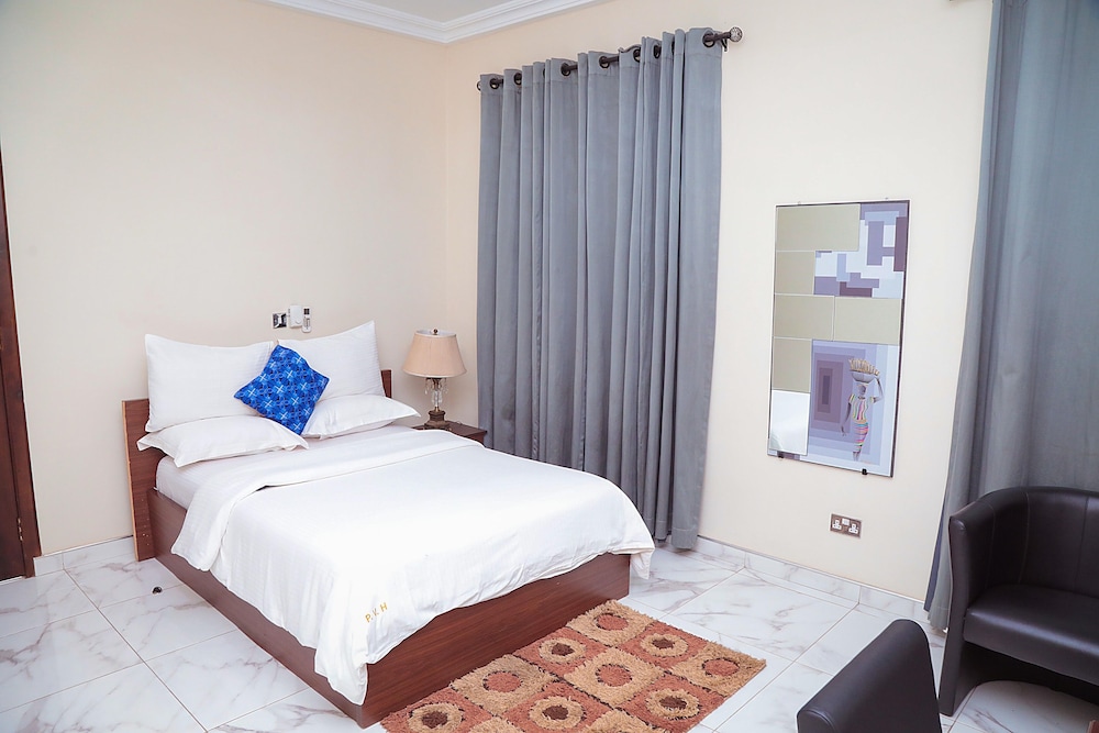 Standard Plus photo 1