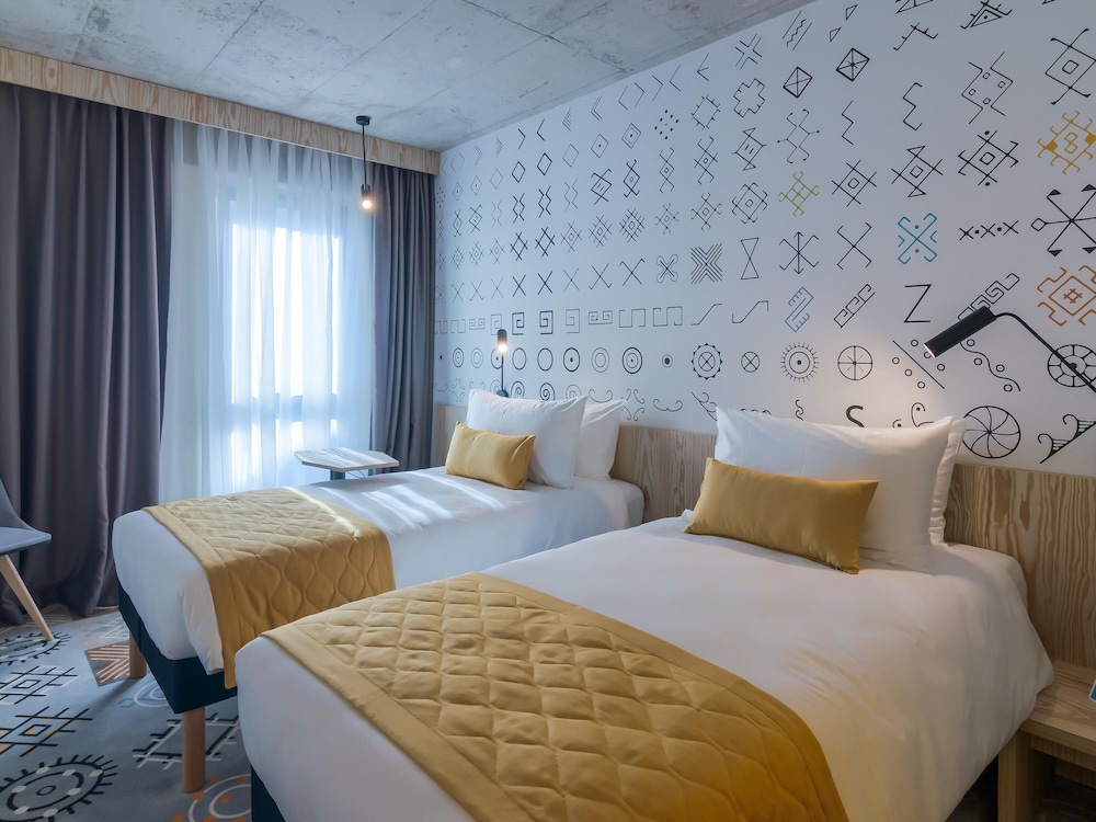 Premium Room, 2 Twin Beds - Photo 5
