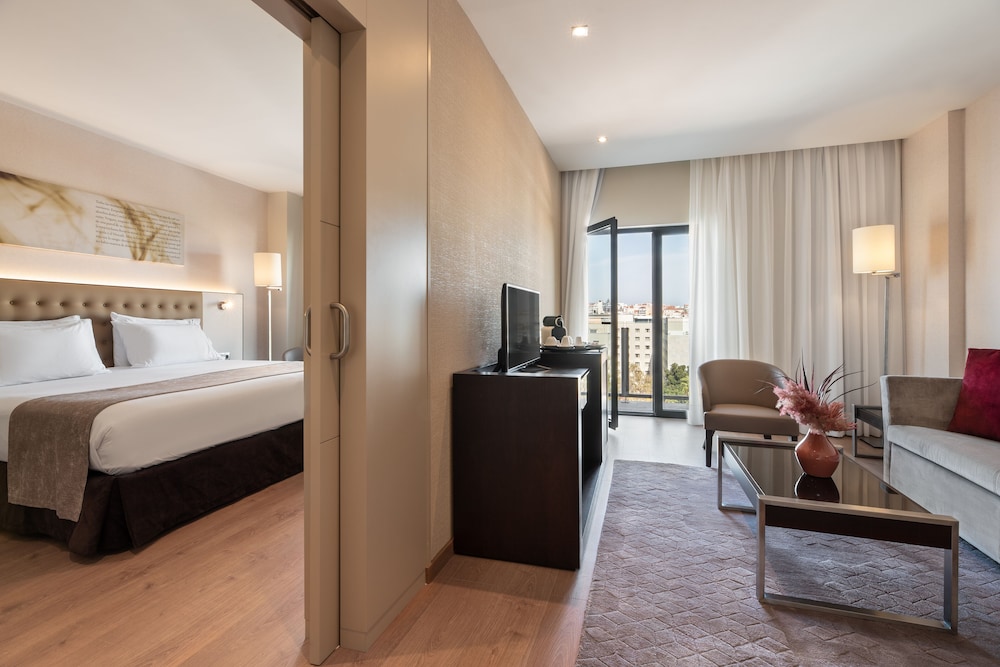Junior Suite (Triple) - Photo 3