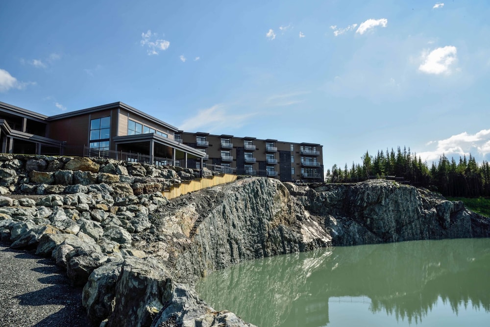 Junior Suite, 1 Queen Bed, Accessible, Lake View