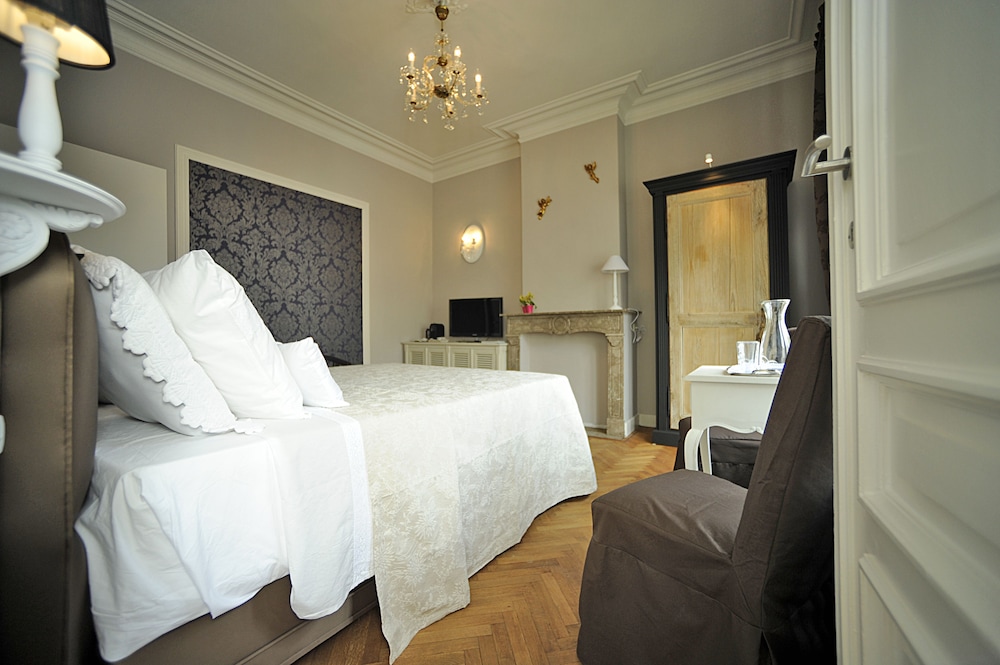 Grand Double Room photo 2