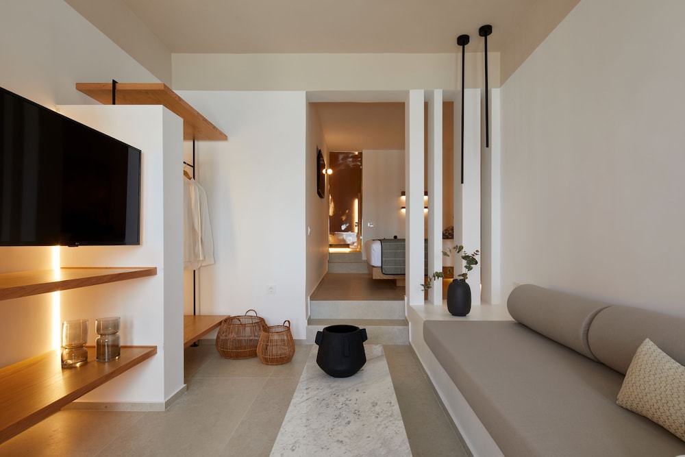 Honeymoon Suite, Hot Tub - Photo 26