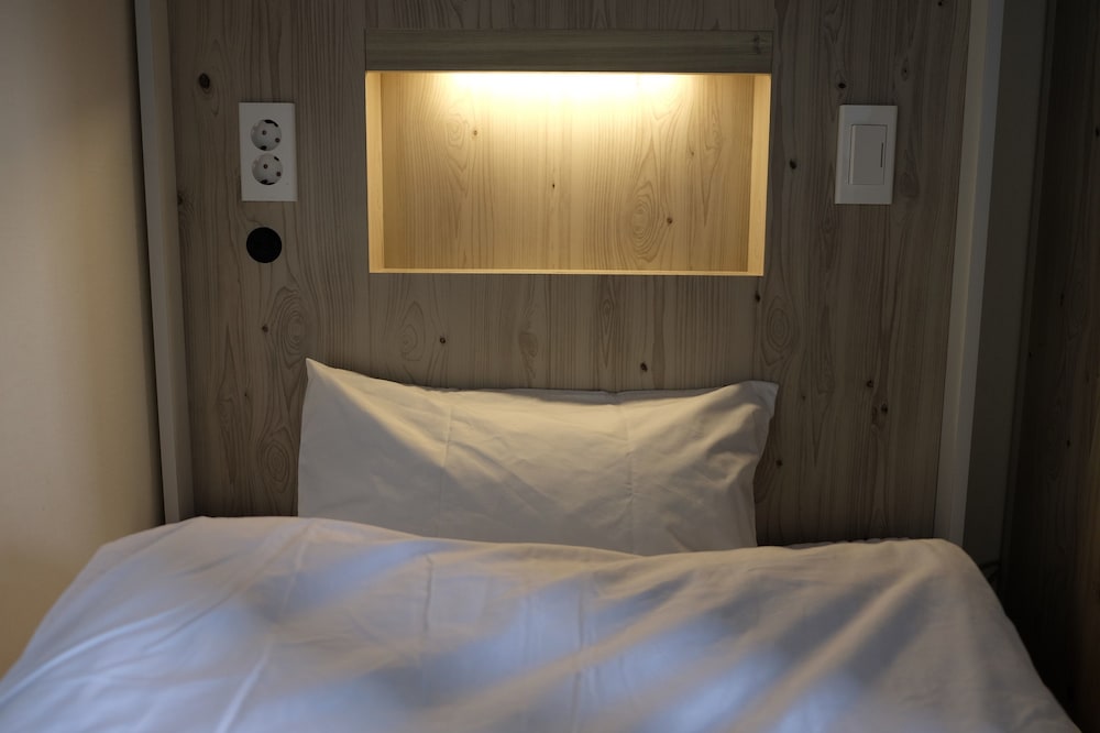 Shared Dormitory, Men only (6 persons) photo 3