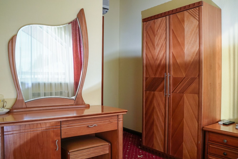 Standard Single Room, Partial Lake View photo 2