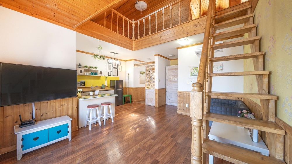 Basic Room, 1 Bedroom (Saffron)