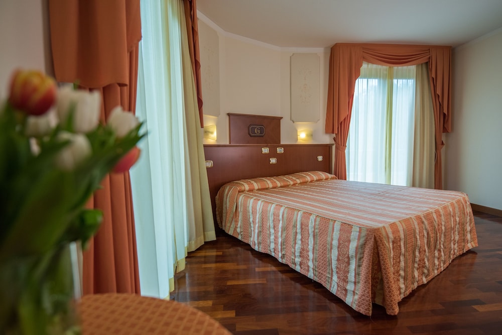 Superior Room, 1 Bedroom, Terrace, Park View