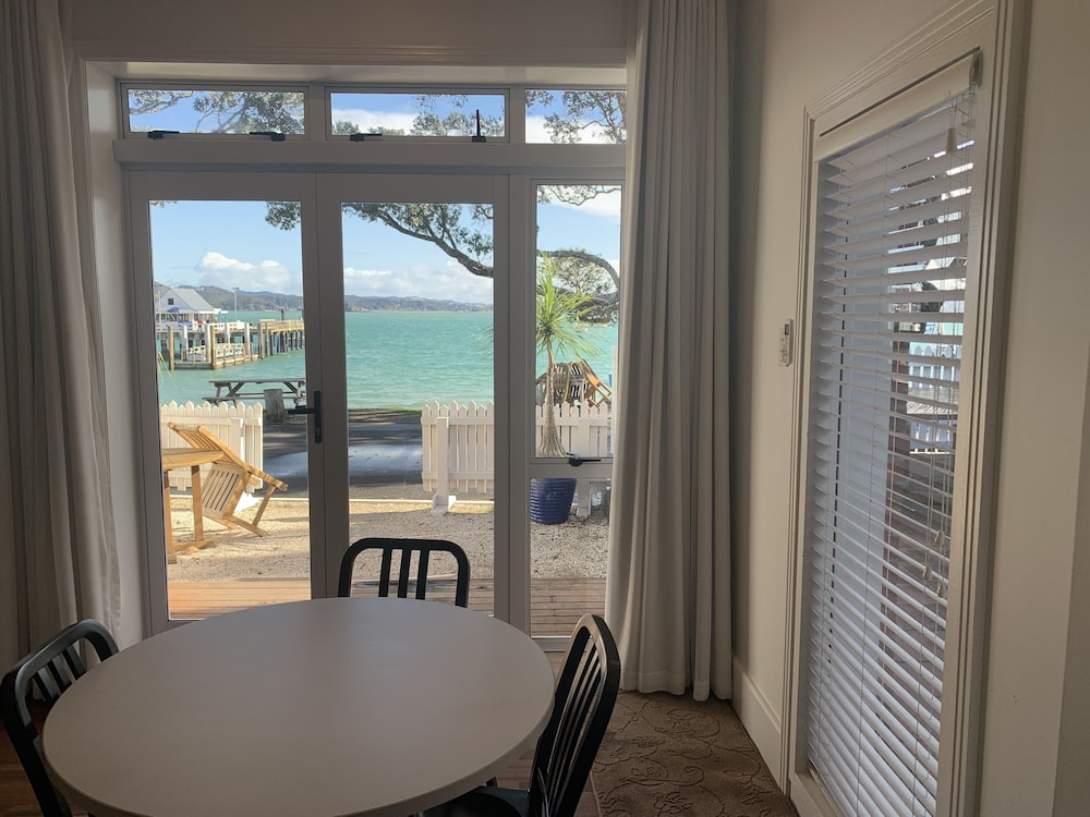 Waterfront Apartment photo 3
