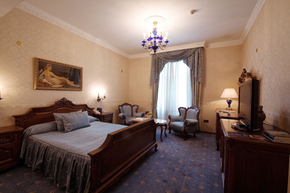 Standard Room, 1 King Bed
