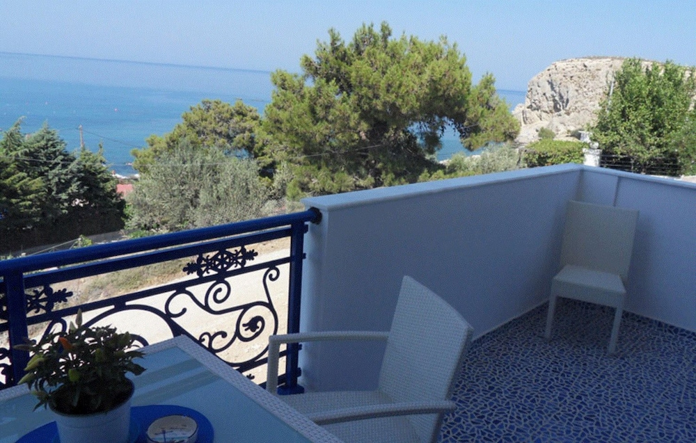 Apartment, 2 Bedrooms, Sea View photo 3