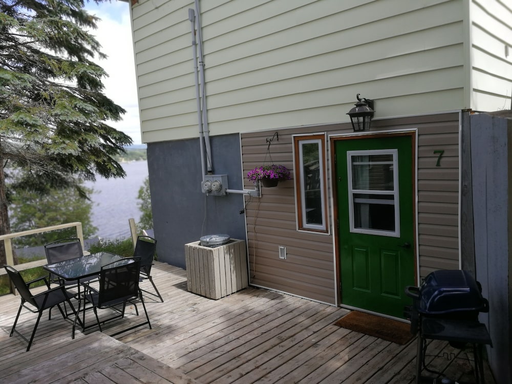 Basic Suite, 2 Bedrooms (Duplex #1A) photo 2