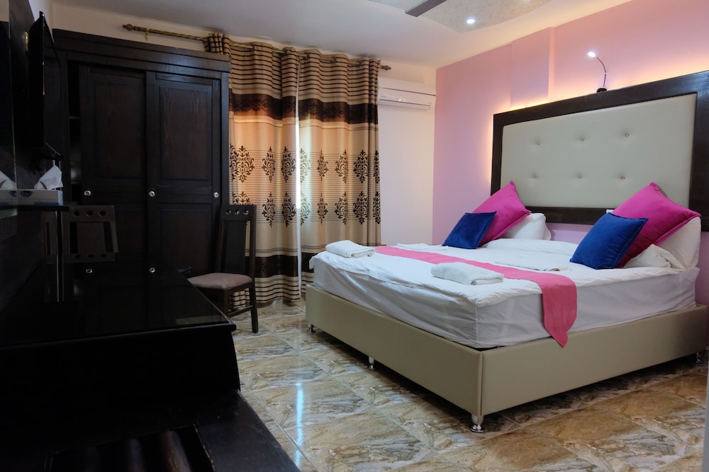 Deluxe Double Room photo 2
