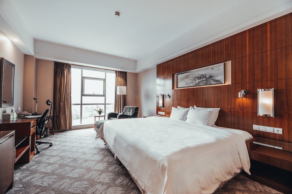 Standard Room, 1 King Bed - Photo 1