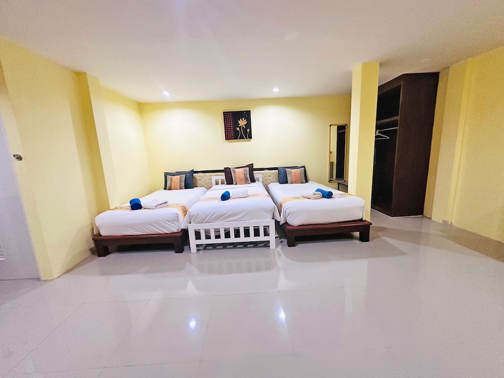 Superior Triple Room, 3 Twin Beds - Photo 1