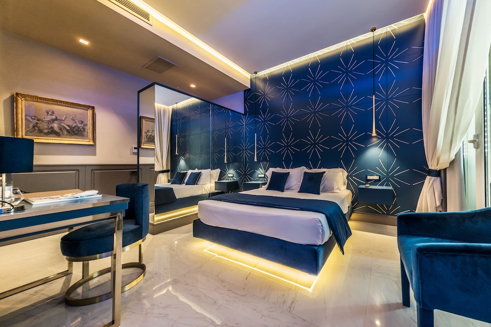 Deluxe Room, Bathtub photo 1