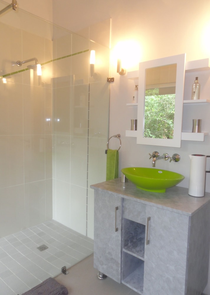 Boutique Green Monkey Orange Sleeps 4 photo 2