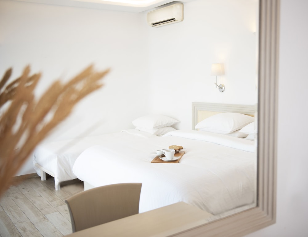 Deluxe Triple Room - Photo 1
