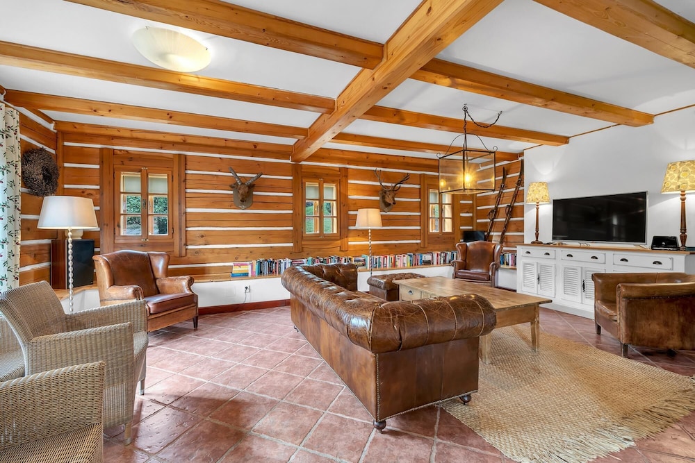 Villa photo 3