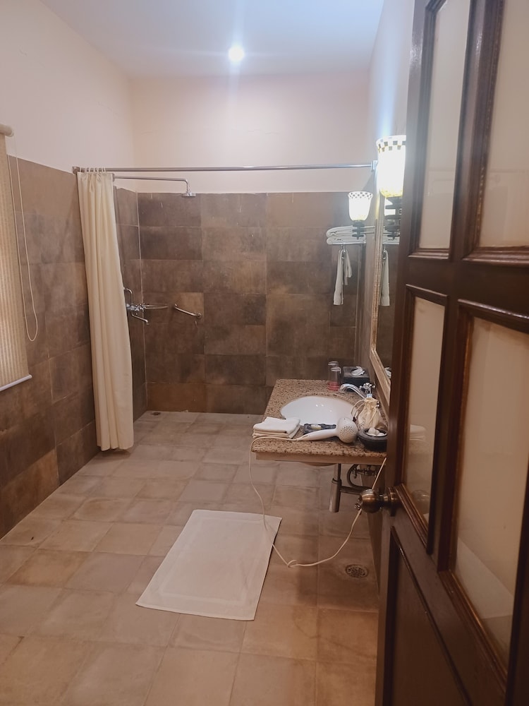 Pool side suite - Photo 3