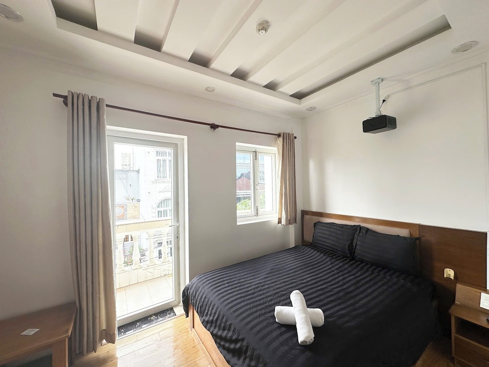 Room, 1 Queen Bed, Balcony photo 2