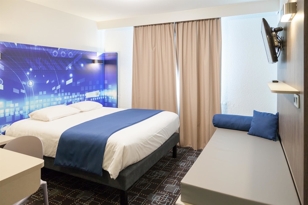 Standard Room, Multiple Beds (Quintuple) photo 1